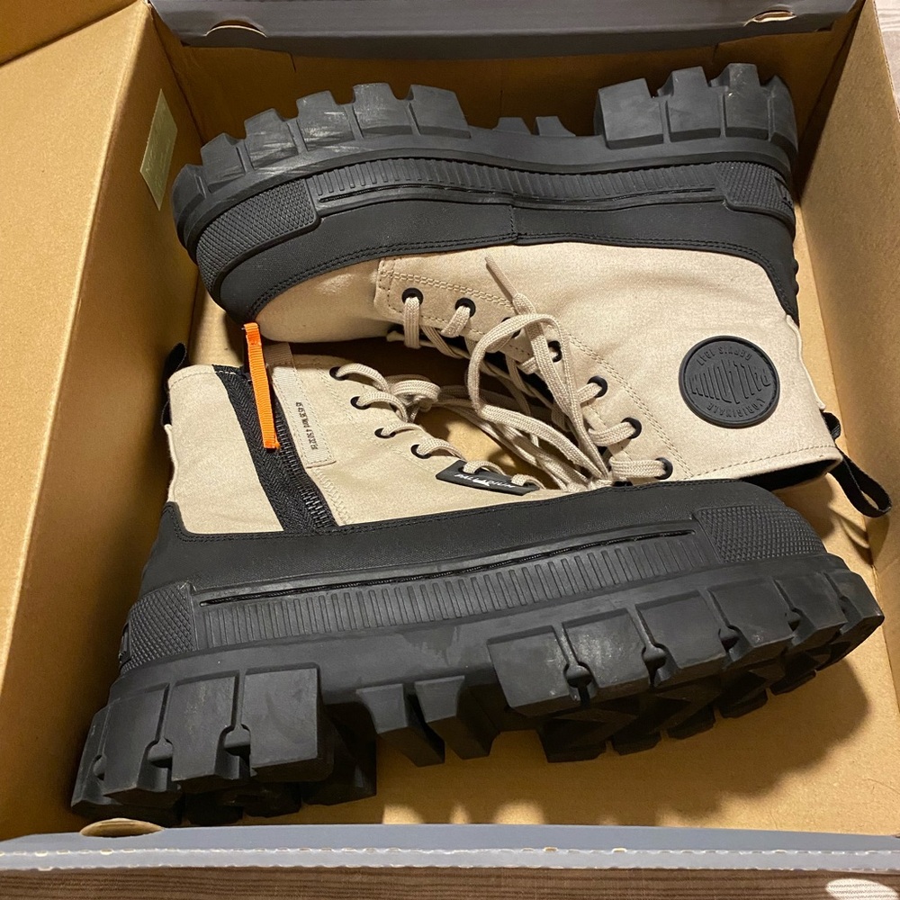 Palladium Revolt Boot Zip - Picture 3 of 14